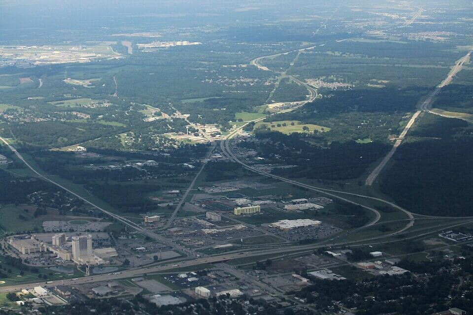 By formulanone - I-44 at OK66 With Bypassed Turnpike Section - Catoosa, CC BY-SA 2.0, https://commons.wikimedia.org/w/index.php?curid=149818290